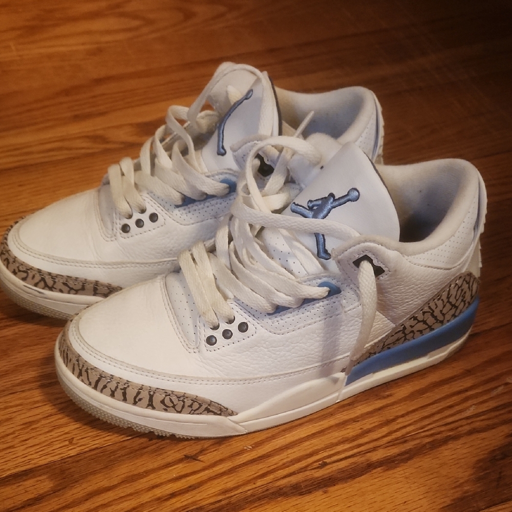 GUC -Jordan 3 "UNC" Size 6Y.